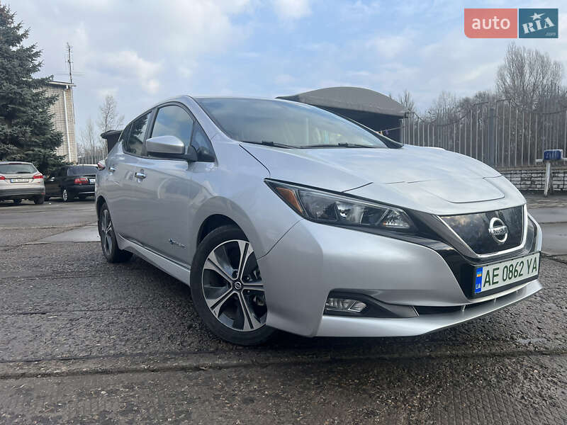 Хэтчбек Nissan Leaf 2019 в Днепре