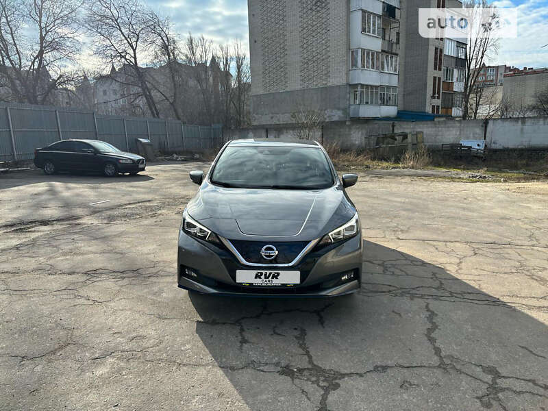 Хэтчбек Nissan Leaf 2019 в Тернополе