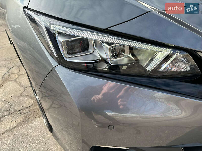 Хэтчбек Nissan Leaf 2019 в Тернополе