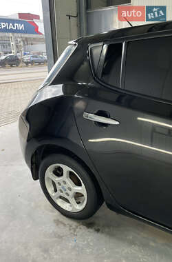 Хэтчбек Nissan Leaf 2014 в Черновцах