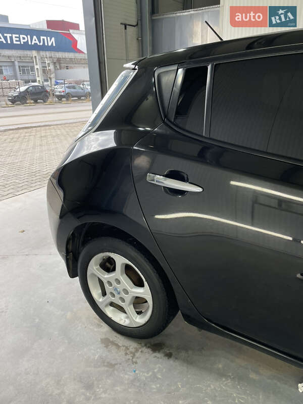 Хэтчбек Nissan Leaf 2014 в Черновцах
