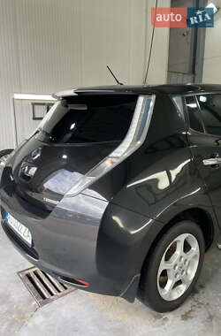 Хэтчбек Nissan Leaf 2014 в Черновцах
