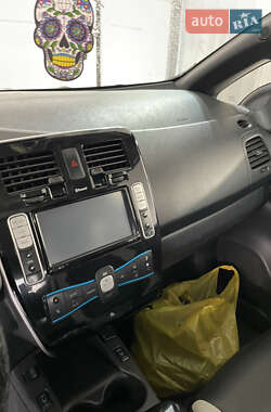 Хэтчбек Nissan Leaf 2014 в Черновцах