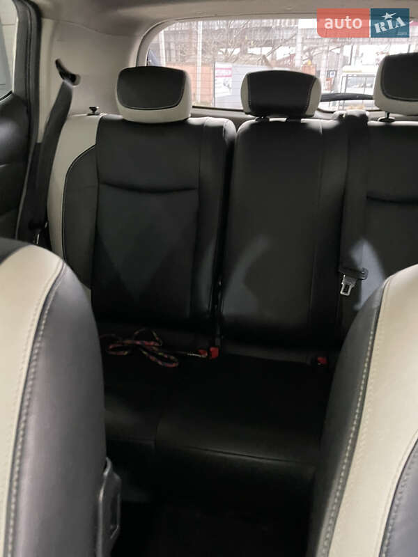 Хэтчбек Nissan Leaf 2014 в Черновцах