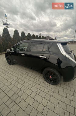 Хэтчбек Nissan Leaf 2016 в 