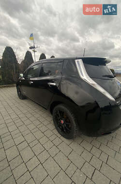 Хэтчбек Nissan Leaf 2016 в 