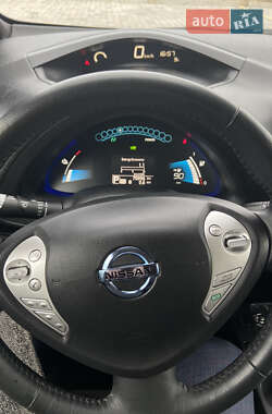 Хэтчбек Nissan Leaf 2016 в 
