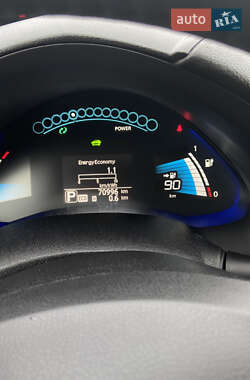 Хэтчбек Nissan Leaf 2016 в 