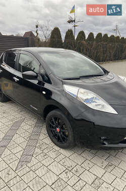 Хэтчбек Nissan Leaf 2016 в 