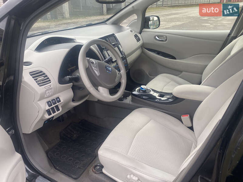 Хетчбек Nissan Leaf 2012 в Івано-Франківську