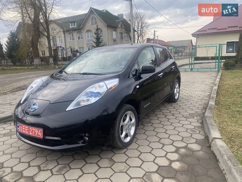 Хетчбек Nissan Leaf 2012 в Івано-Франківську