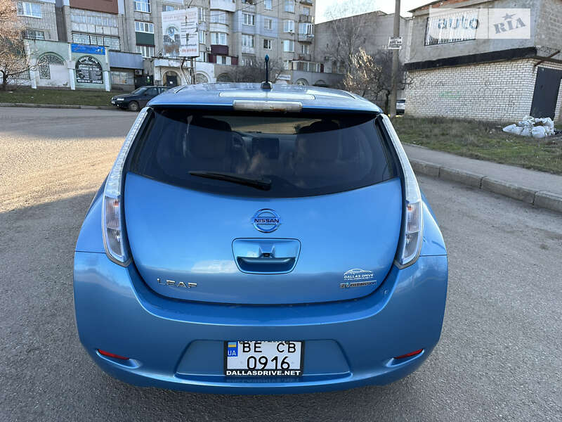 Хетчбек Nissan Leaf 2011 в Первомайську