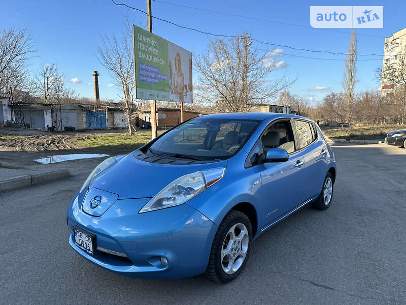 Хетчбек Nissan Leaf 2011 в Первомайську