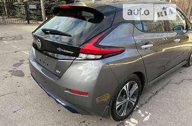Хетчбек Nissan Leaf 2022 в Дніпрі