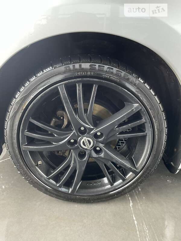 Хетчбек Nissan Leaf 2013 в Вінниці