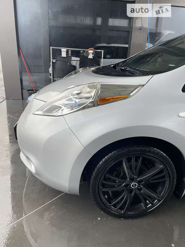 Хетчбек Nissan Leaf 2013 в Вінниці