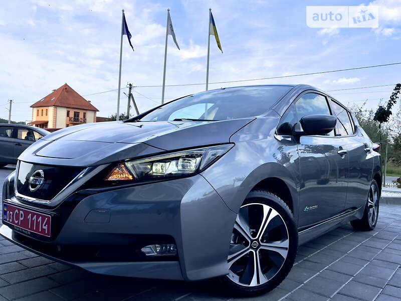 Хэтчбек Nissan Leaf 2018 в Самборе