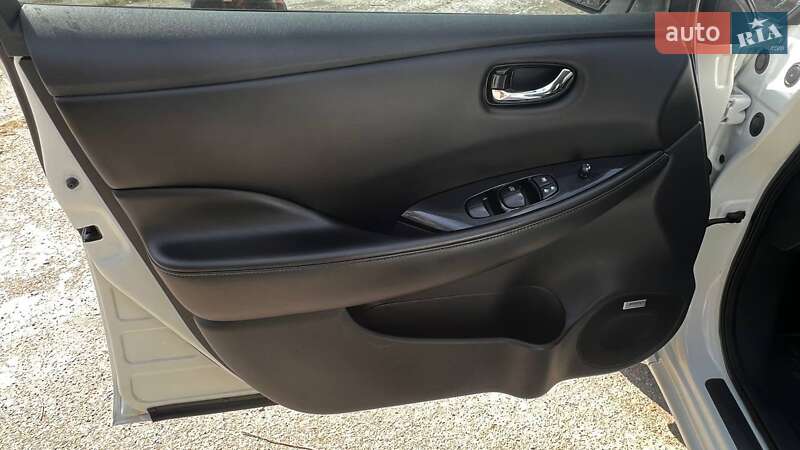 Хетчбек Nissan Leaf 2014 в Запоріжжі