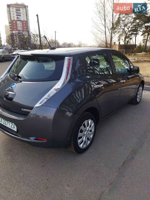 Хетчбек Nissan Leaf 2013 в Харкові