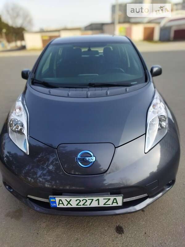 Хетчбек Nissan Leaf 2013 в Харкові