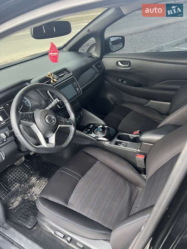 Хэтчбек Nissan Leaf 2018 в Каменском