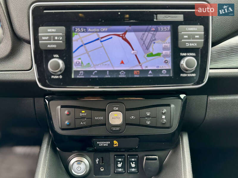 Хетчбек Nissan Leaf 2018 в Одесі