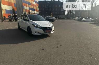 Хетчбек Nissan Leaf 2023 в Ужгороді