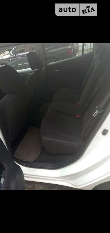 Хэтчбек Nissan Leaf 2013 в Львове