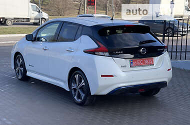 Хэтчбек Nissan Leaf 2019 в 