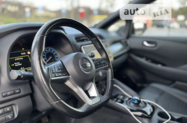 Хэтчбек Nissan Leaf 2019 в 