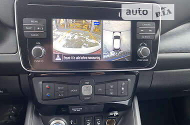 Хэтчбек Nissan Leaf 2019 в 