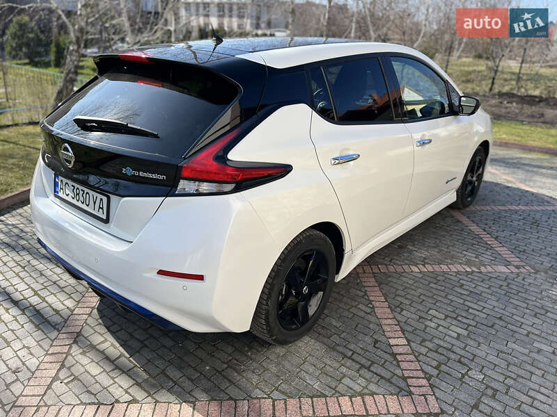 Хетчбек Nissan Leaf 2018 в Луцьку