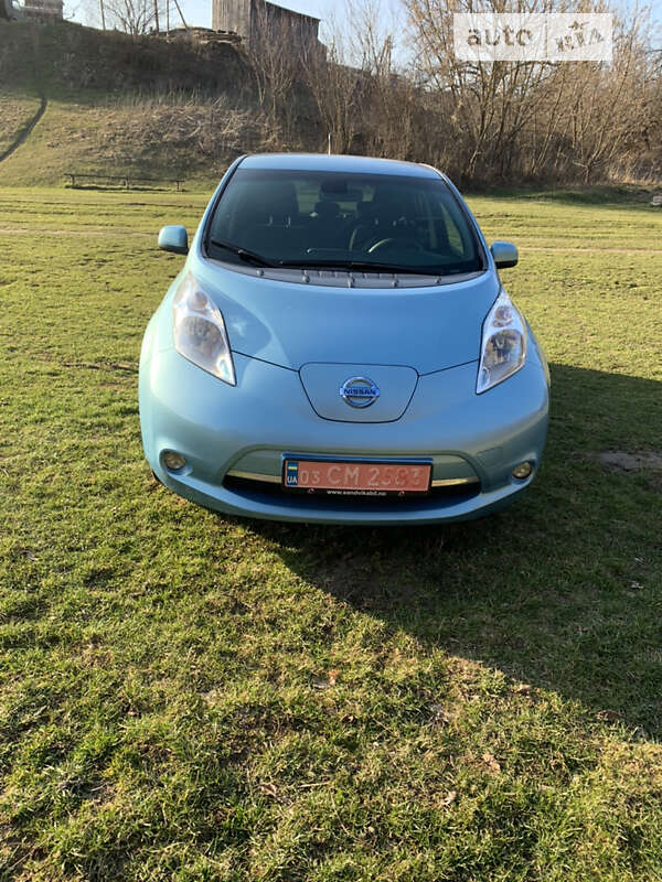 Хэтчбек Nissan Leaf 2016 в Ровно