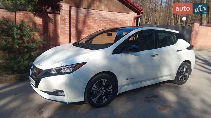 Хэтчбек Nissan Leaf 2019 в Львове