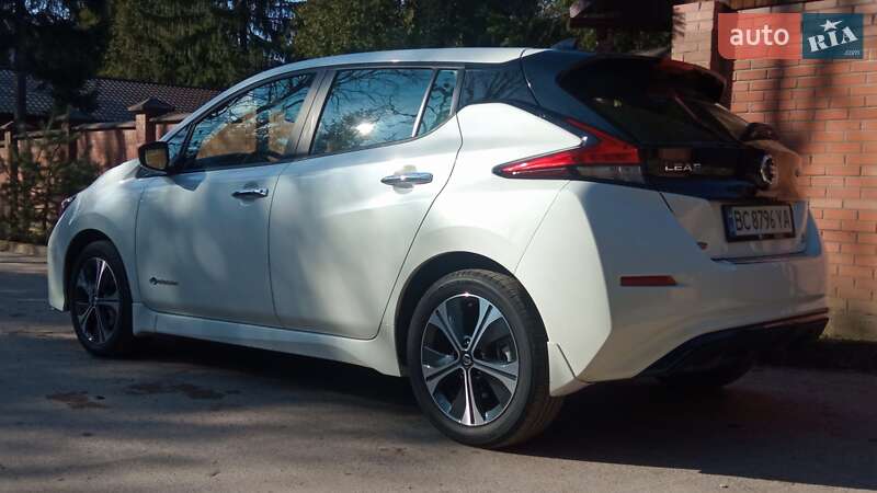Хэтчбек Nissan Leaf 2019 в Львове