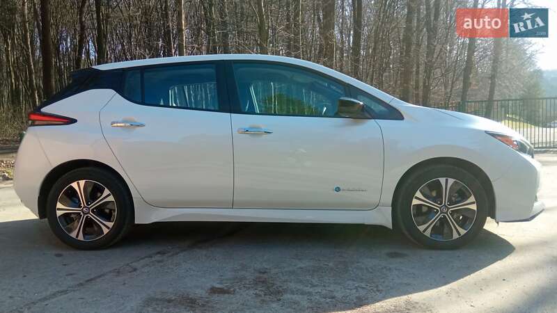 Хэтчбек Nissan Leaf 2019 в Львове