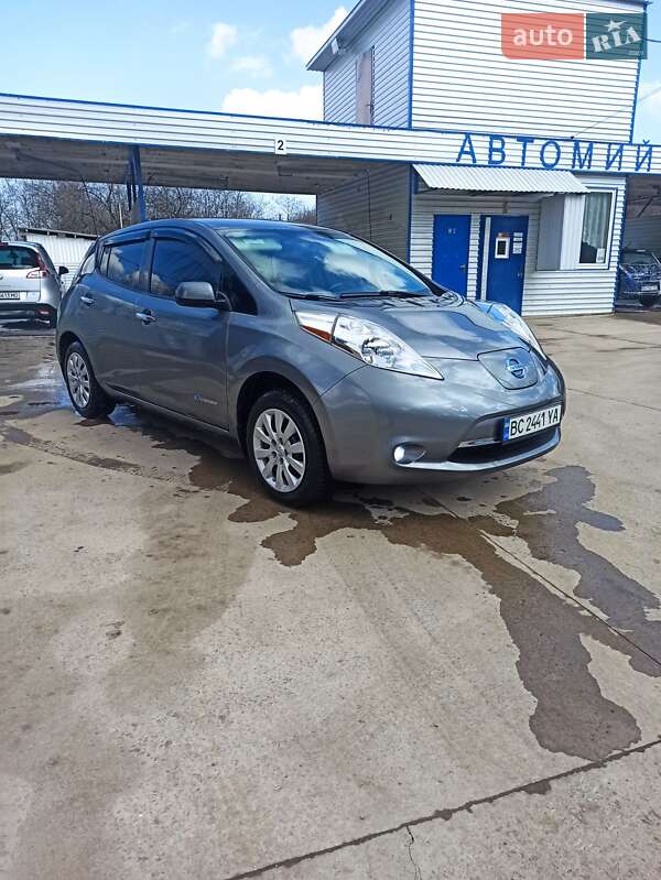 Хэтчбек Nissan Leaf 2015 в Бориславе