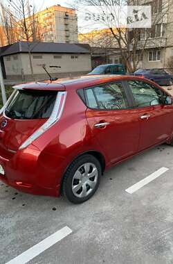 Хэтчбек Nissan Leaf 2015 в Киеве