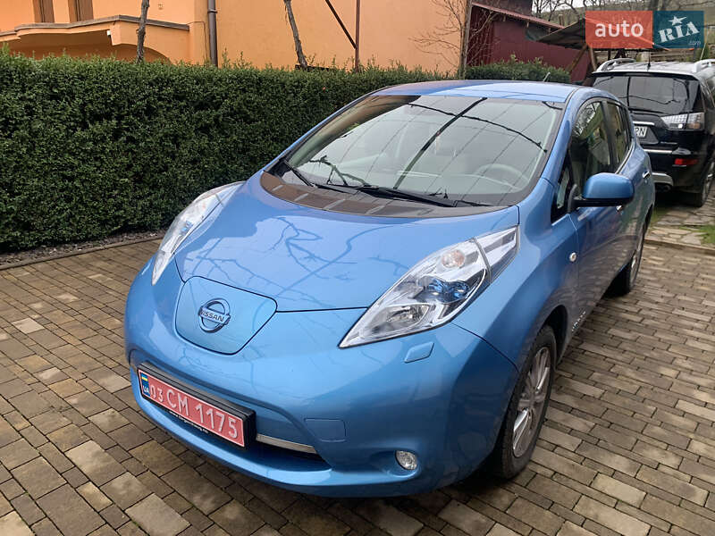 Хетчбек Nissan Leaf 2012 в Іршаві