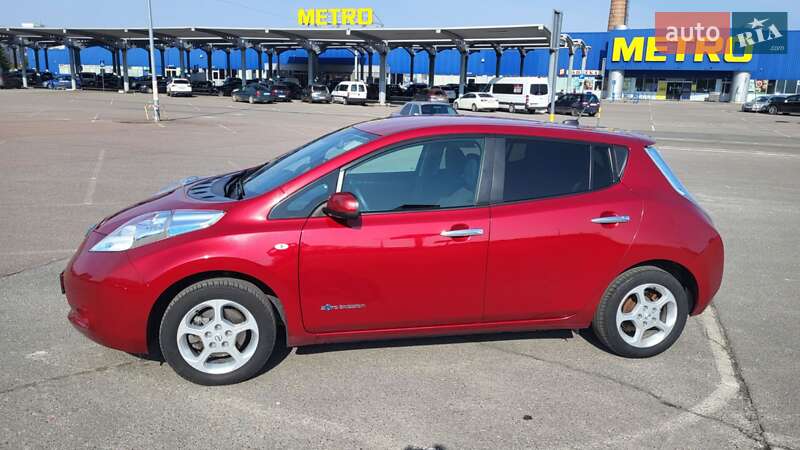 Хэтчбек Nissan Leaf 2016 в Львове