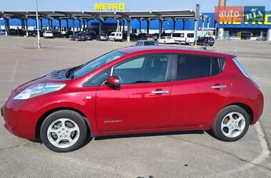 Хэтчбек Nissan Leaf 2016 в 