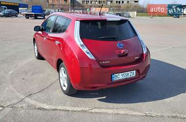 Хэтчбек Nissan Leaf 2016 в 