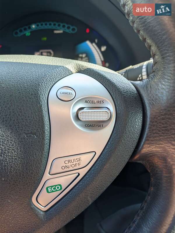 Хэтчбек Nissan Leaf 2016 в Ровно