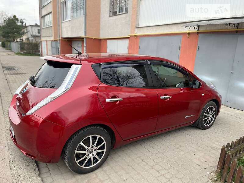 Хэтчбек Nissan Leaf 2017 в Львове