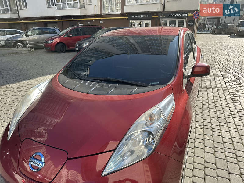 Хэтчбек Nissan Leaf 2013 в Ивано-Франковске