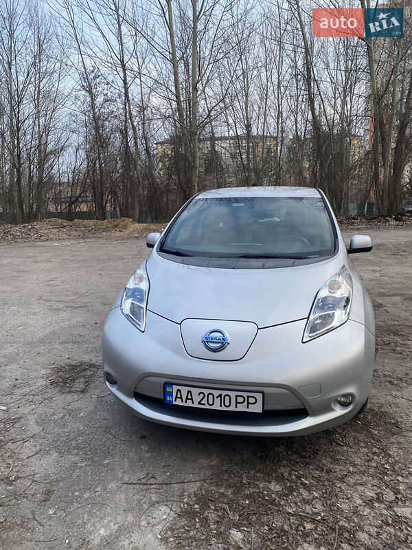 Хэтчбек Nissan Leaf 2013 в Киеве