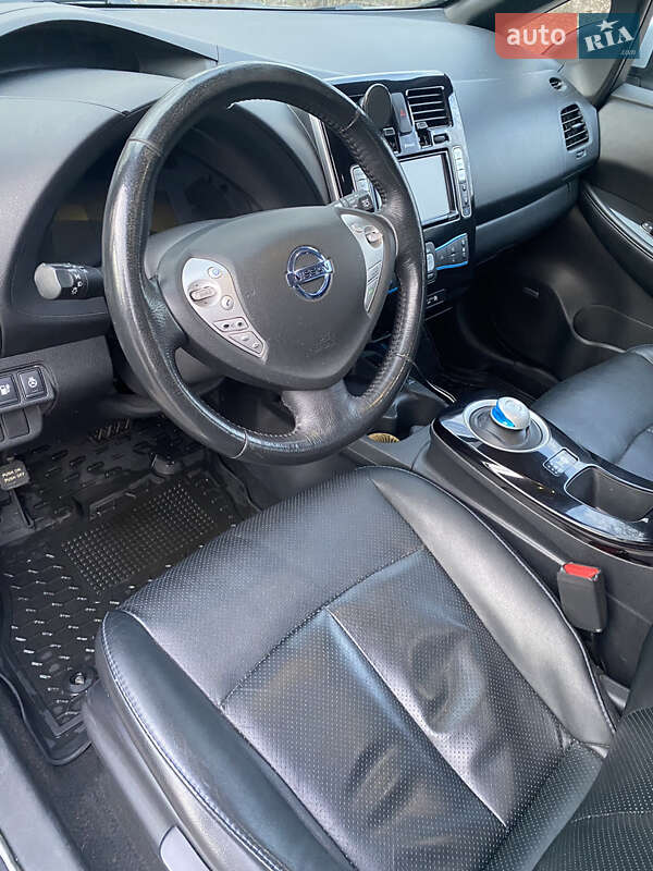 Хэтчбек Nissan Leaf 2013 в Киеве
