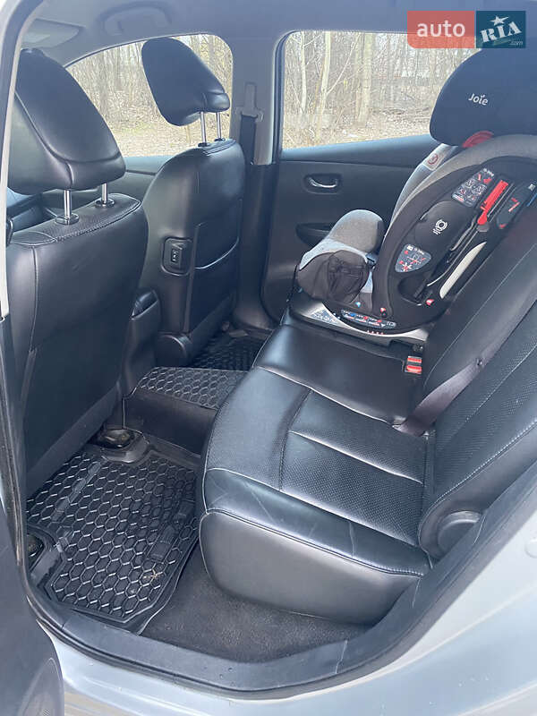 Хэтчбек Nissan Leaf 2013 в Киеве