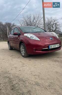 Хэтчбек Nissan Leaf 2015 в Николаеве