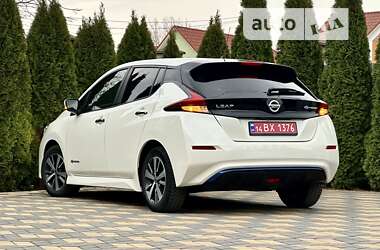 Хэтчбек Nissan Leaf 2019 в Самборе